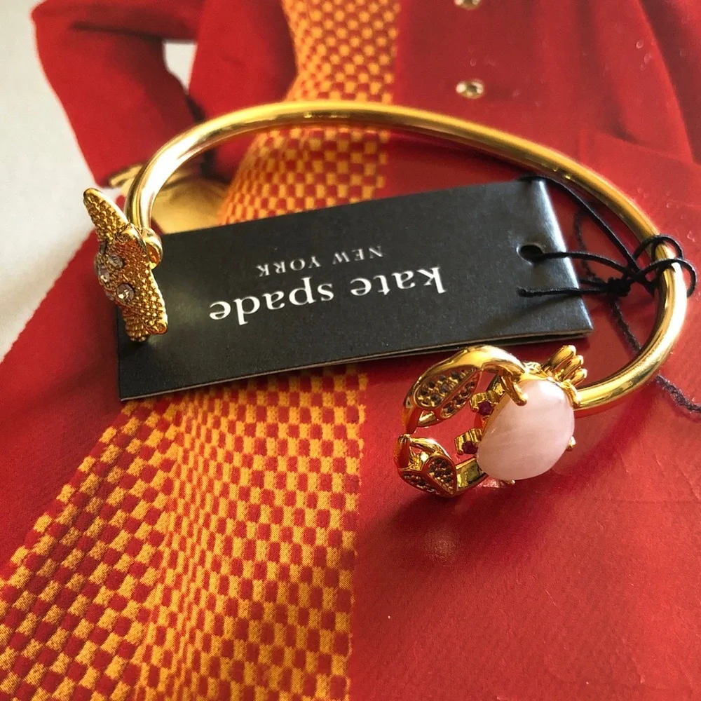 Authentic New/tag kate spade Gold Tone Open-Ended Cuff with a starfish and crab - Picture 7 of 10